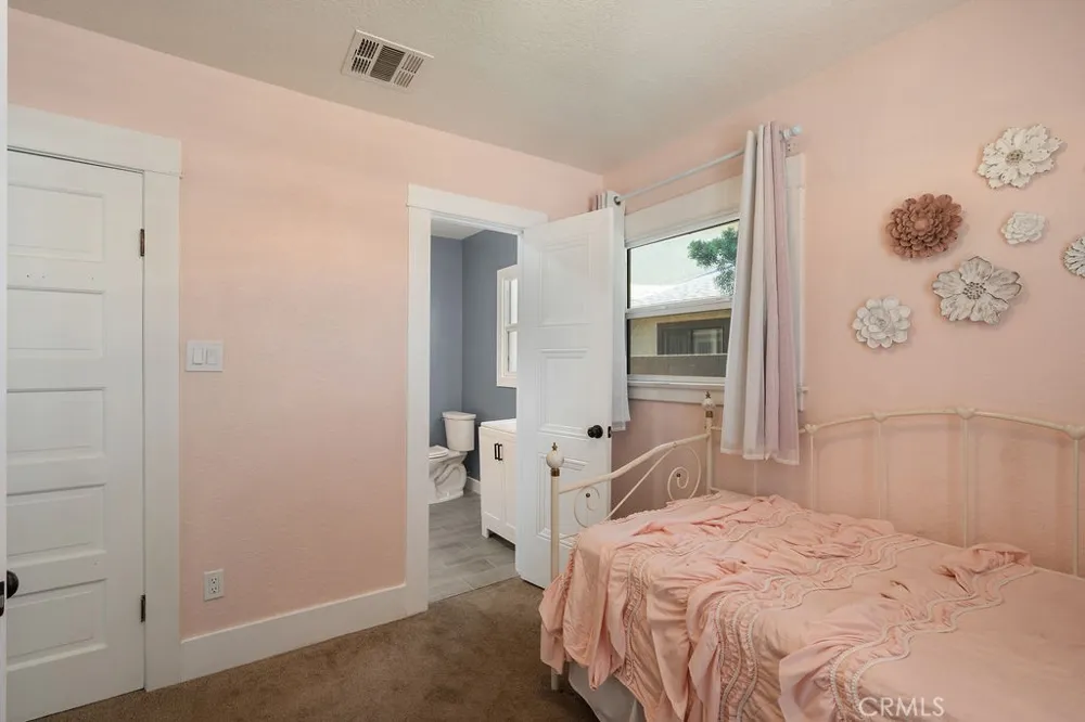 237 W 4th San Dimas, CA 91773