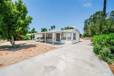 19384 El Rivino Road