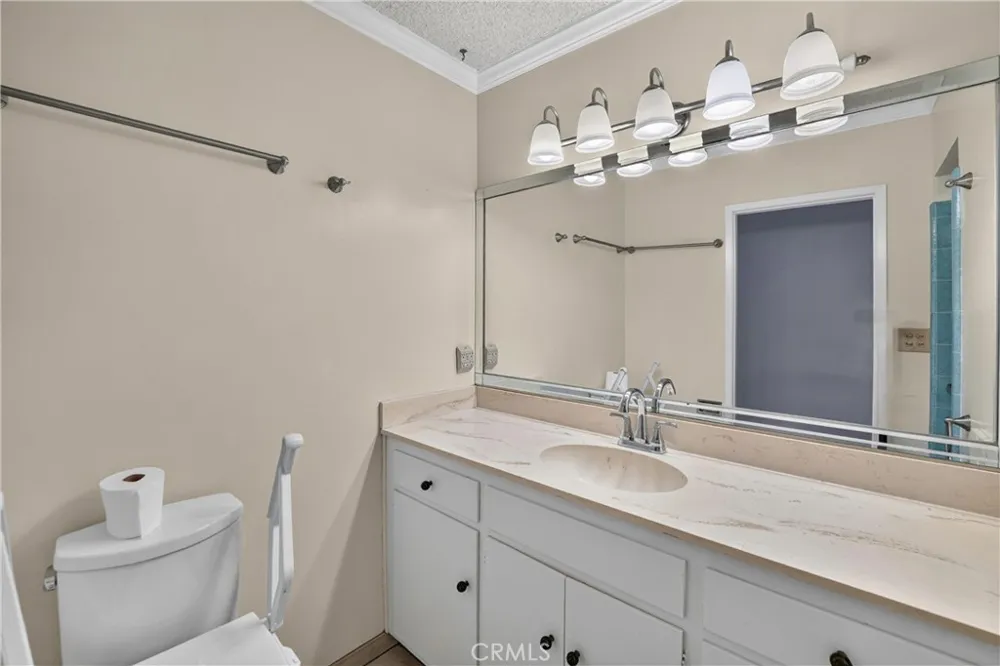 742 Irving Burbank, CA 91504
