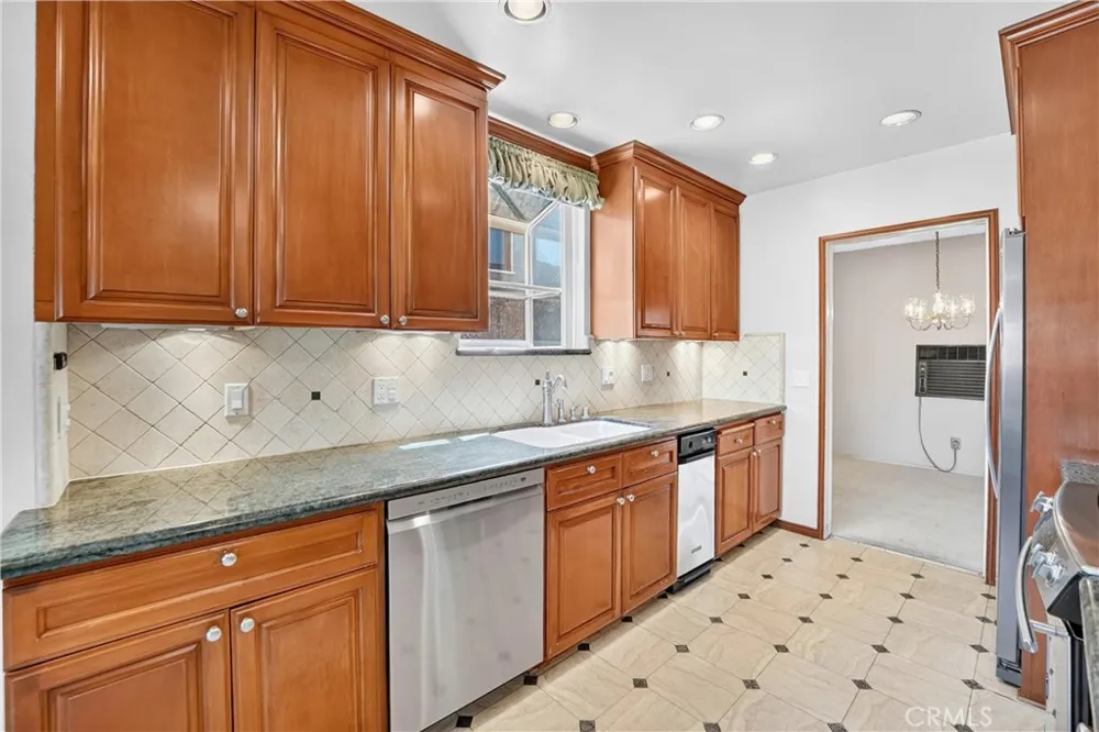 742 Irving Burbank, CA 91504