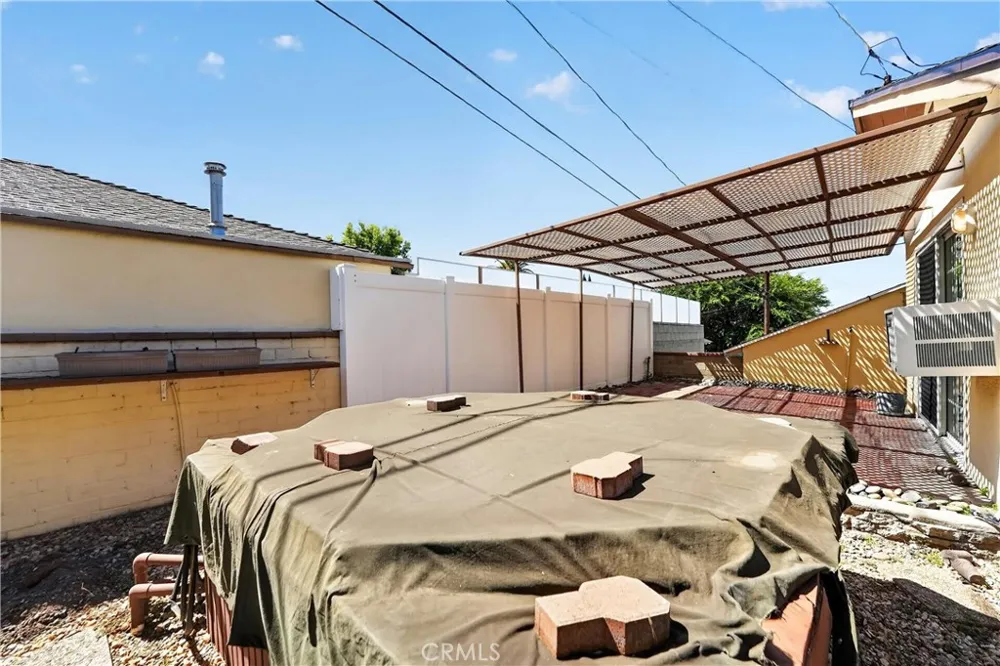 742 Irving Burbank, CA 91504