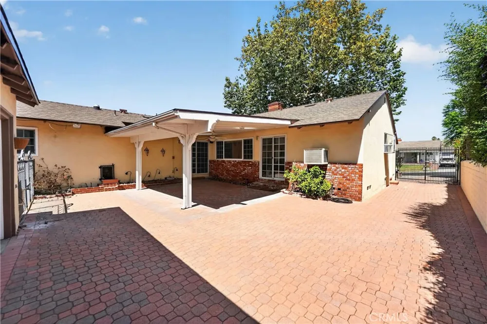 742 Irving Burbank, CA 91504