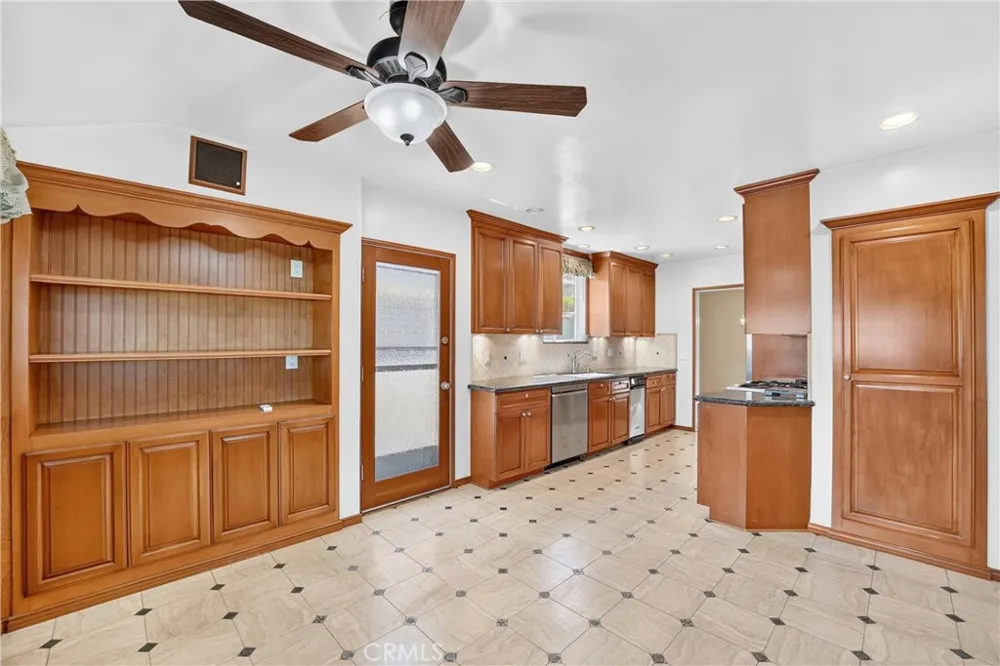 742 Irving Burbank, CA 91504