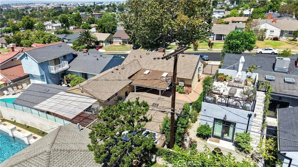 742 Irving Burbank, CA 91504