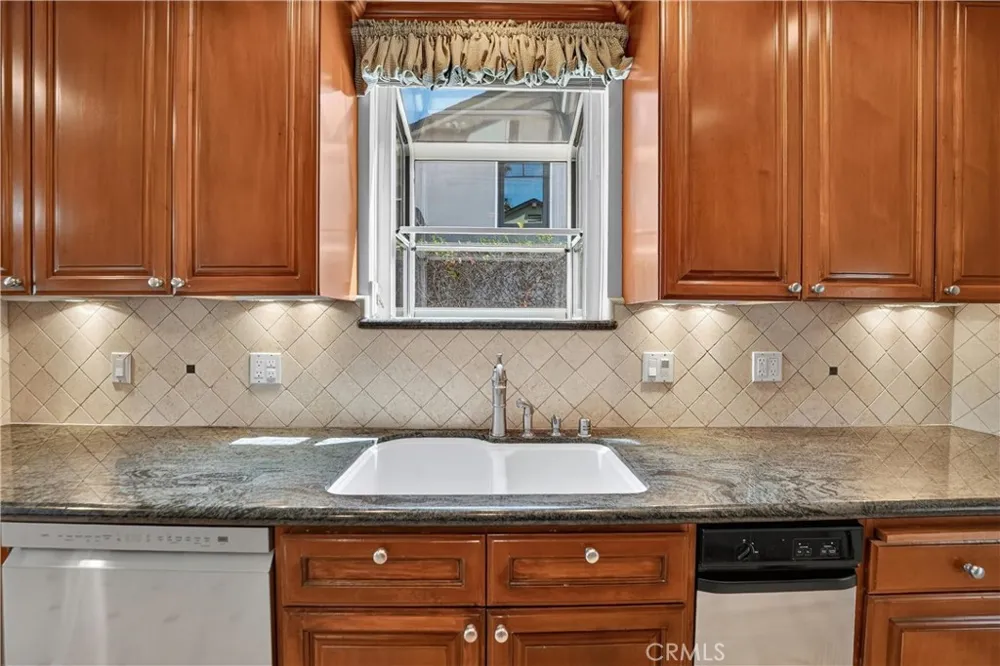 742 Irving Burbank, CA 91504