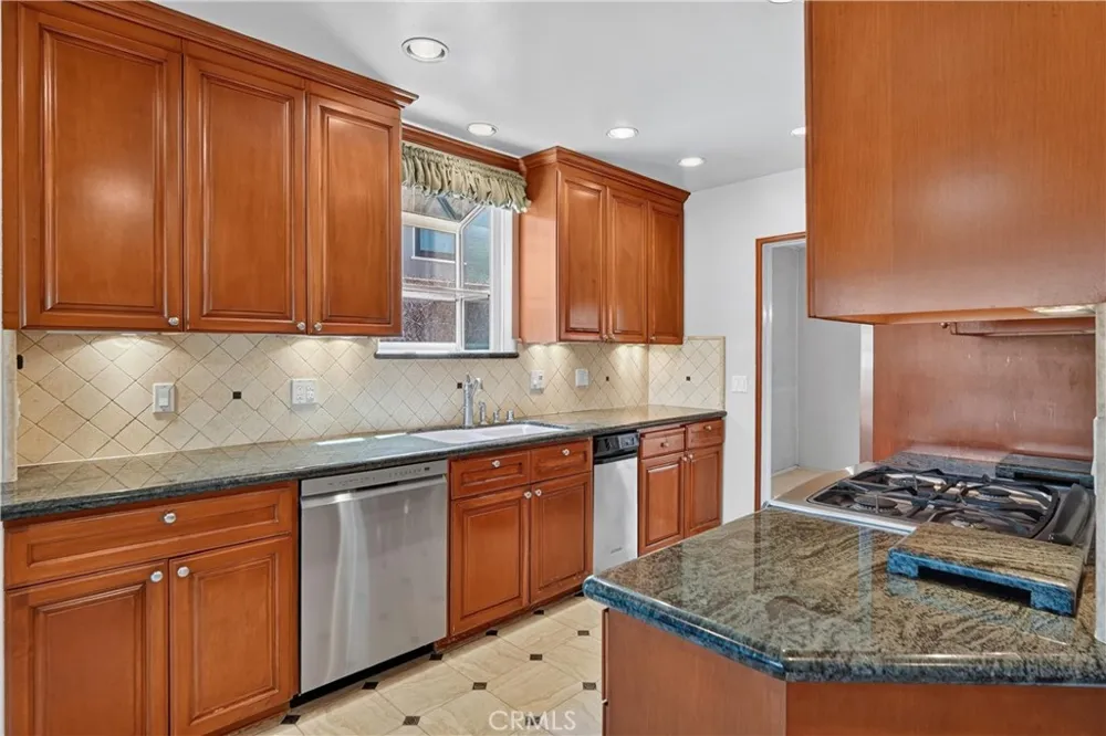 742 Irving Burbank, CA 91504