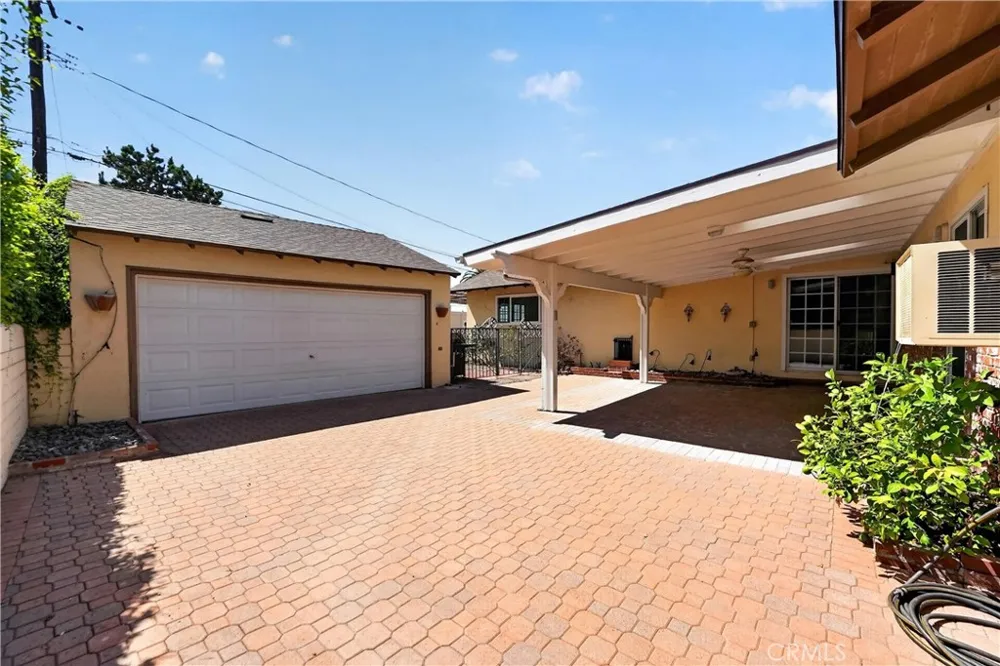 742 Irving Burbank, CA 91504