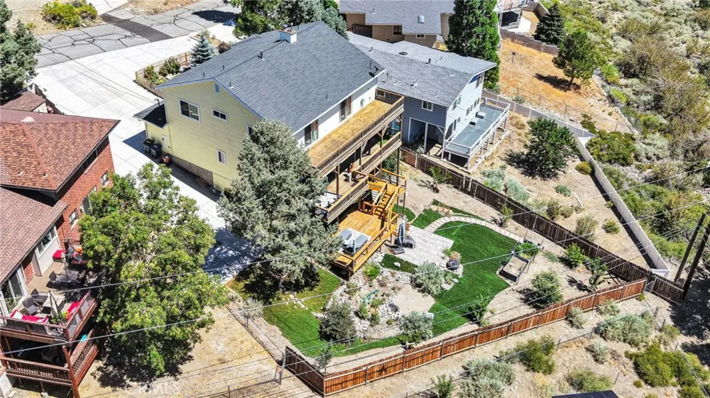 6284 Apple Vista Wrightwood, CA 92397