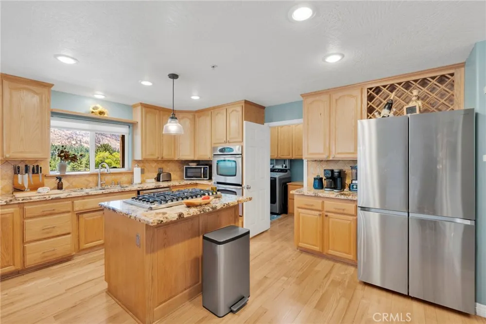 6284 Apple Vista Wrightwood, CA 92397
