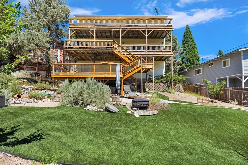 6284 Apple Vista Wrightwood, CA 92397