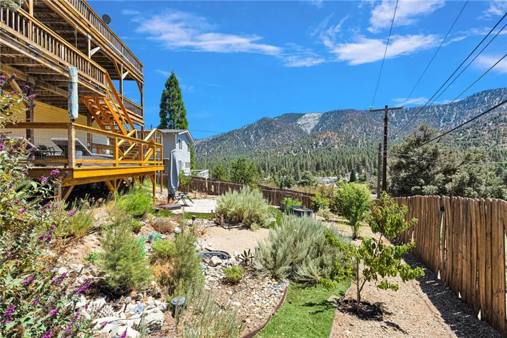6284 Apple Vista Wrightwood, CA 92397