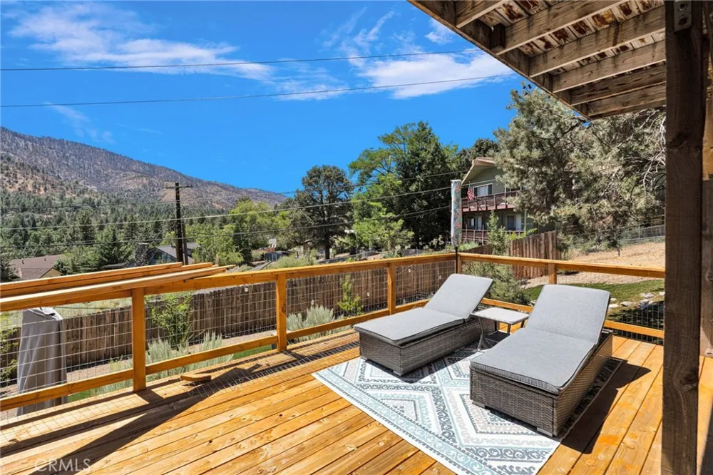 6284 Apple Vista Wrightwood, CA 92397