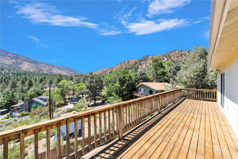 6284 Apple Vista Wrightwood, CA 92397