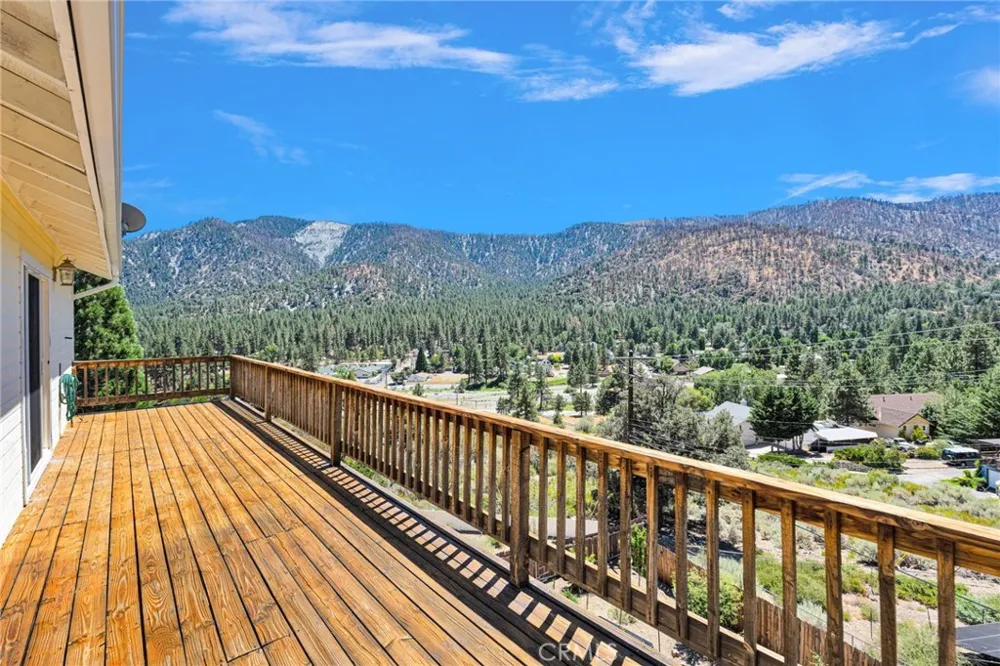 6284 Apple Vista Wrightwood, CA 92397