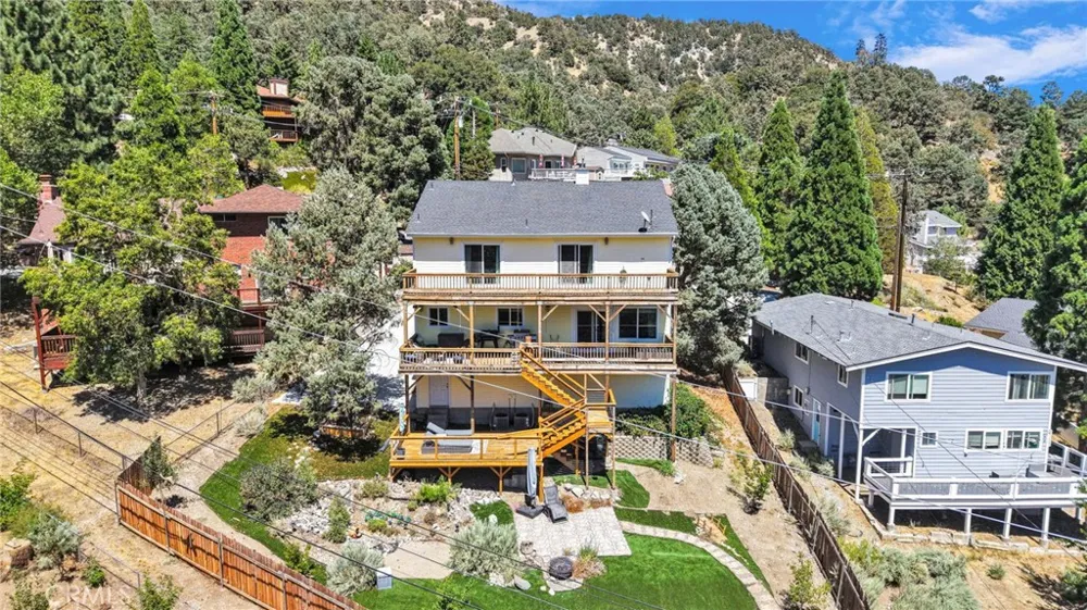 6284 Apple Vista Wrightwood, CA 92397