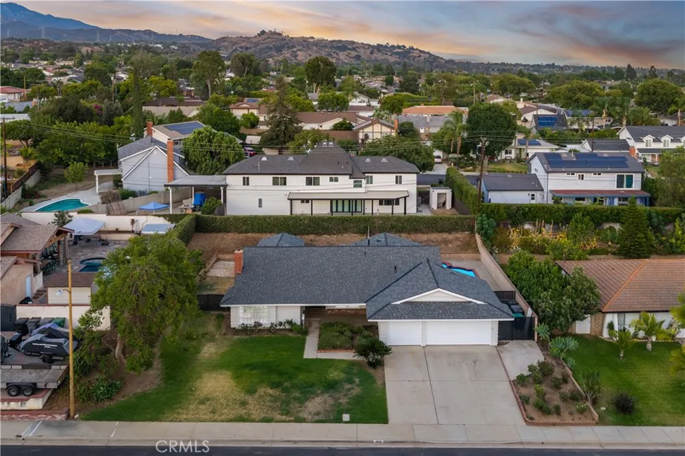 4832 Chamber La Verne, CA 91750