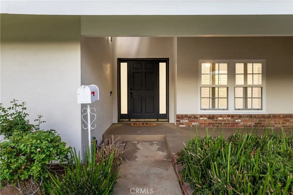 4832 Chamber La Verne, CA 91750