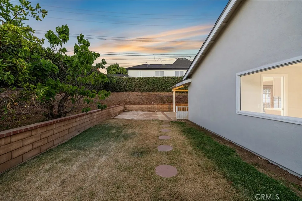 4832 Chamber La Verne, CA 91750