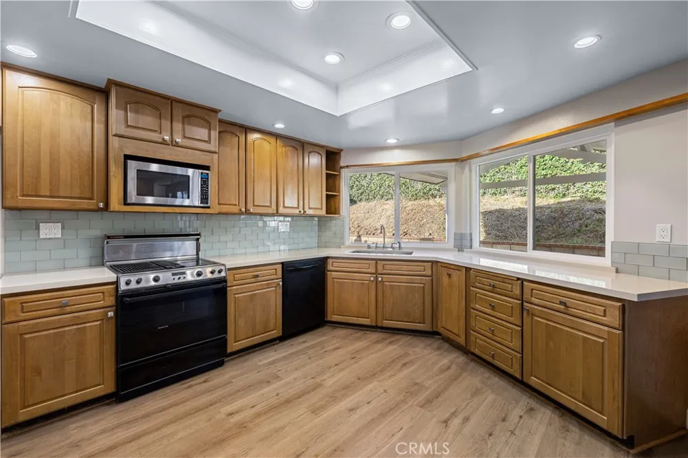 4832 Chamber La Verne, CA 91750