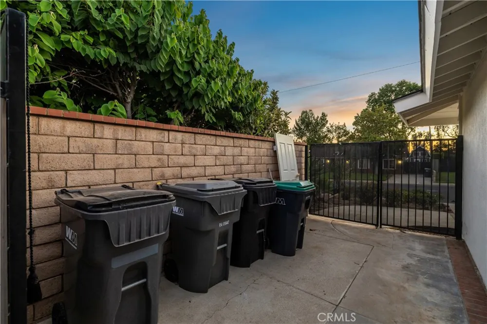 4832 Chamber La Verne, CA 91750