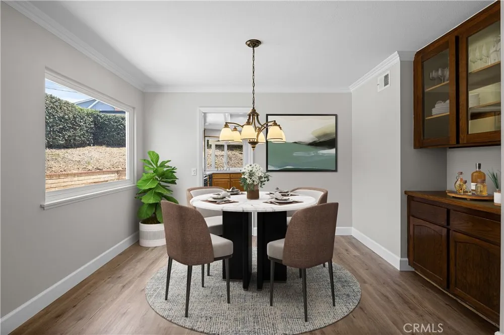 4832 Chamber La Verne, CA 91750