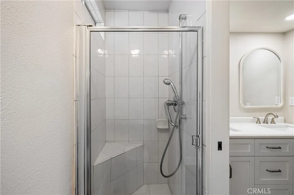 4832 Chamber La Verne, CA 91750