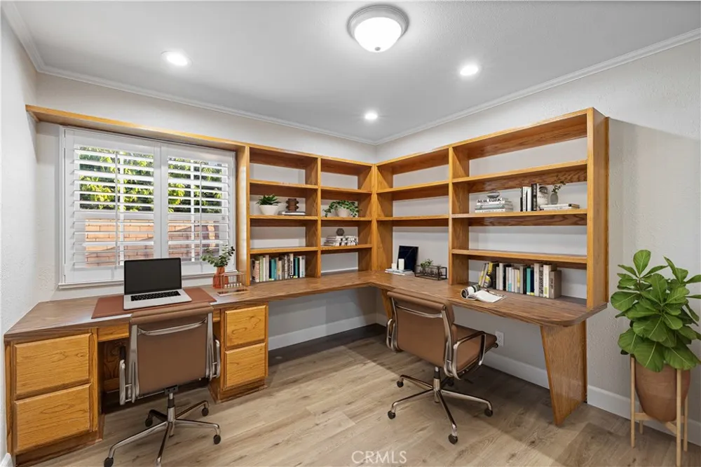 4832 Chamber La Verne, CA 91750