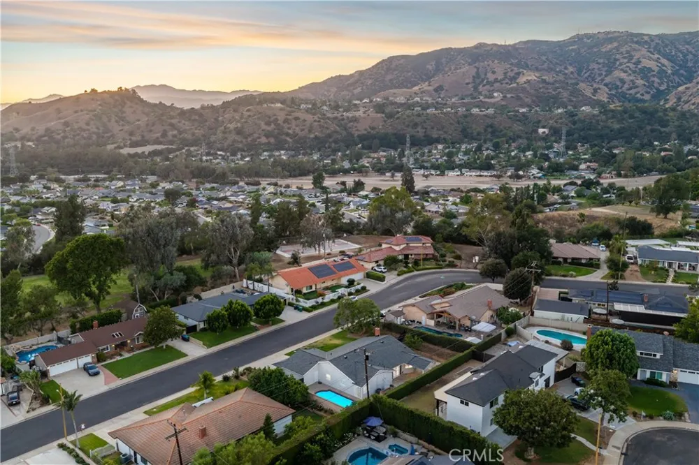 4832 Chamber La Verne, CA 91750