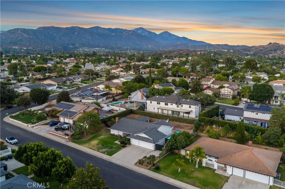 4832 Chamber La Verne, CA 91750