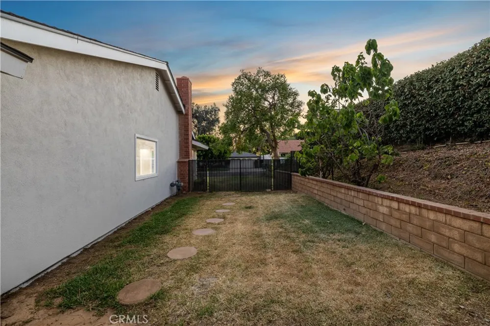 4832 Chamber La Verne, CA 91750