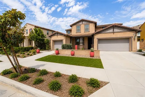 2750 Kings Canyon Drive