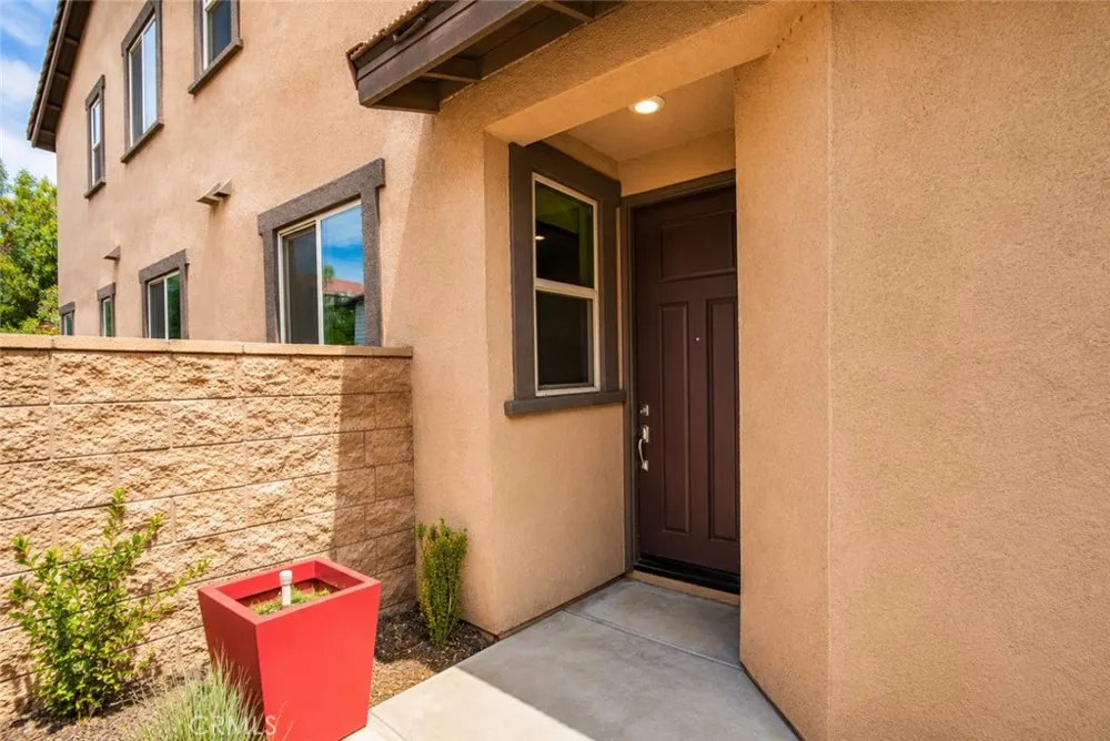 2750 Kings Canyon Drive Jurupa Valley, CA 92509