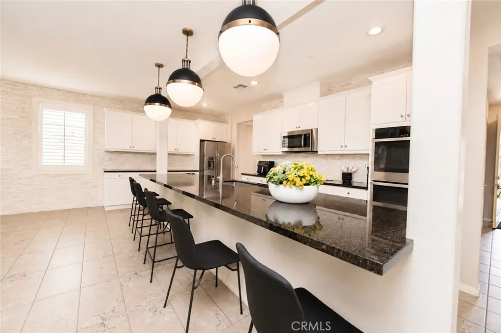 2750 Kings Canyon Drive Jurupa Valley, CA 92509