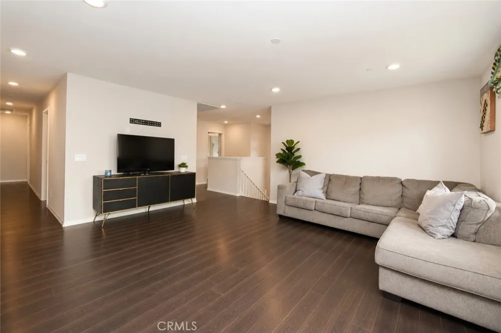 2750 Kings Canyon Drive Jurupa Valley, CA 92509
