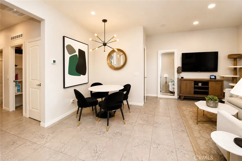 2750 Kings Canyon Drive Jurupa Valley, CA 92509