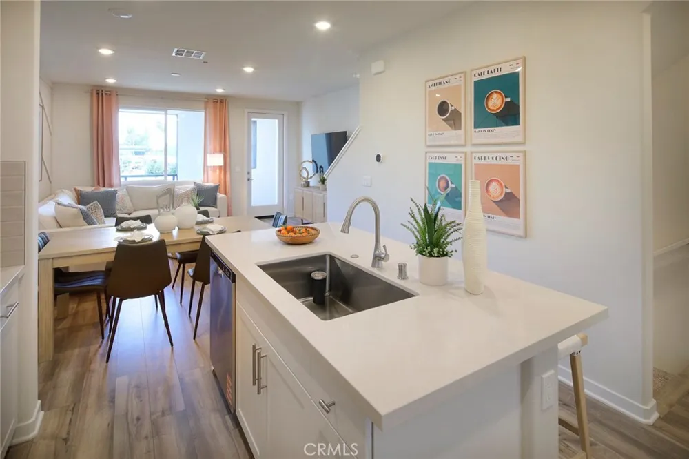 9552 Hannah Way Riverside, CA 92503