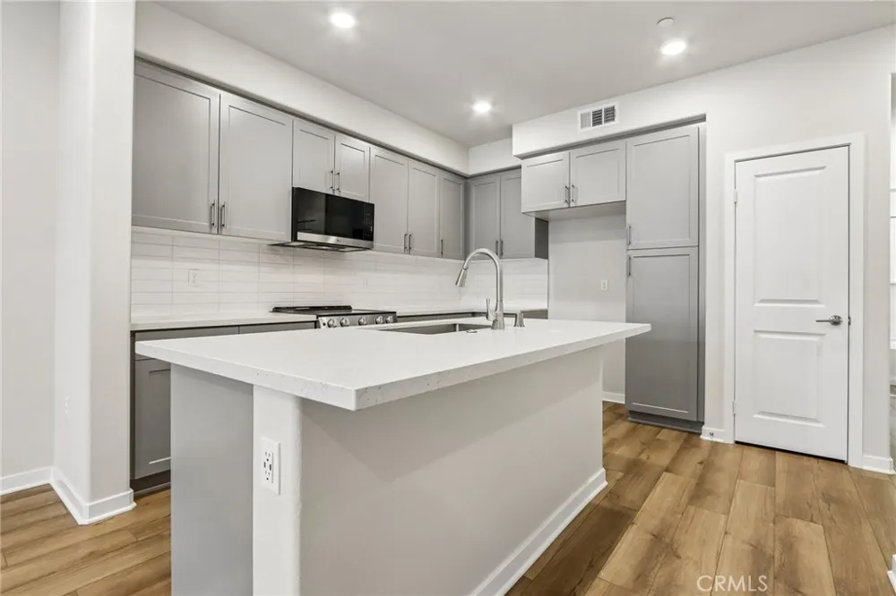 9563 Hannah Way Riverside, CA 92503