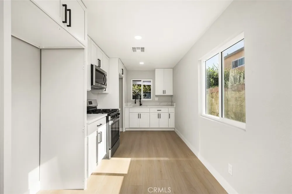 4122 W 162nd Lawndale, CA 90260