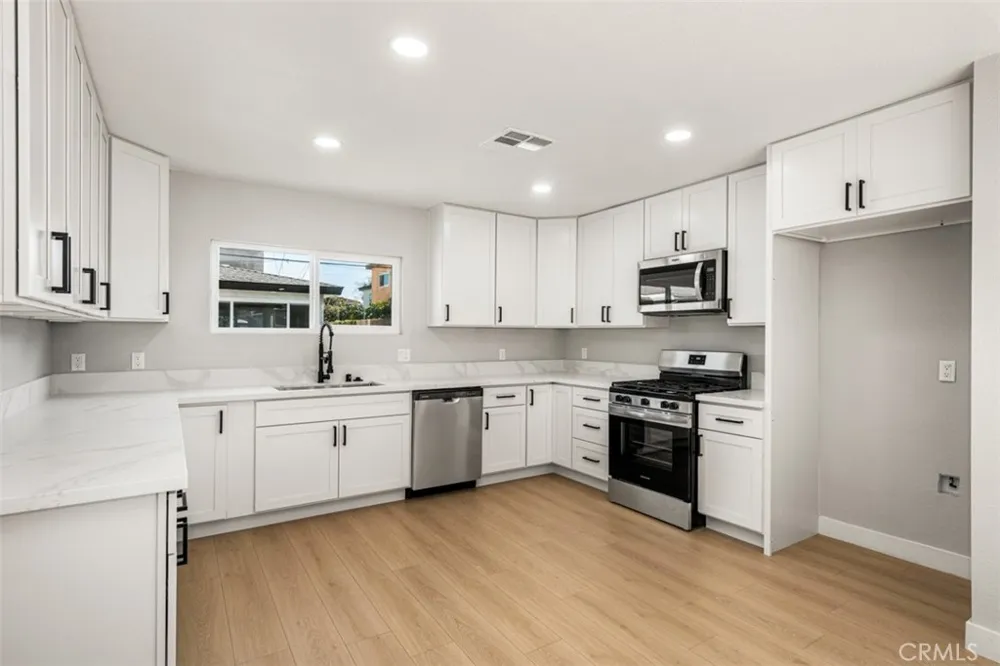 4122 W 162nd Lawndale, CA 90260