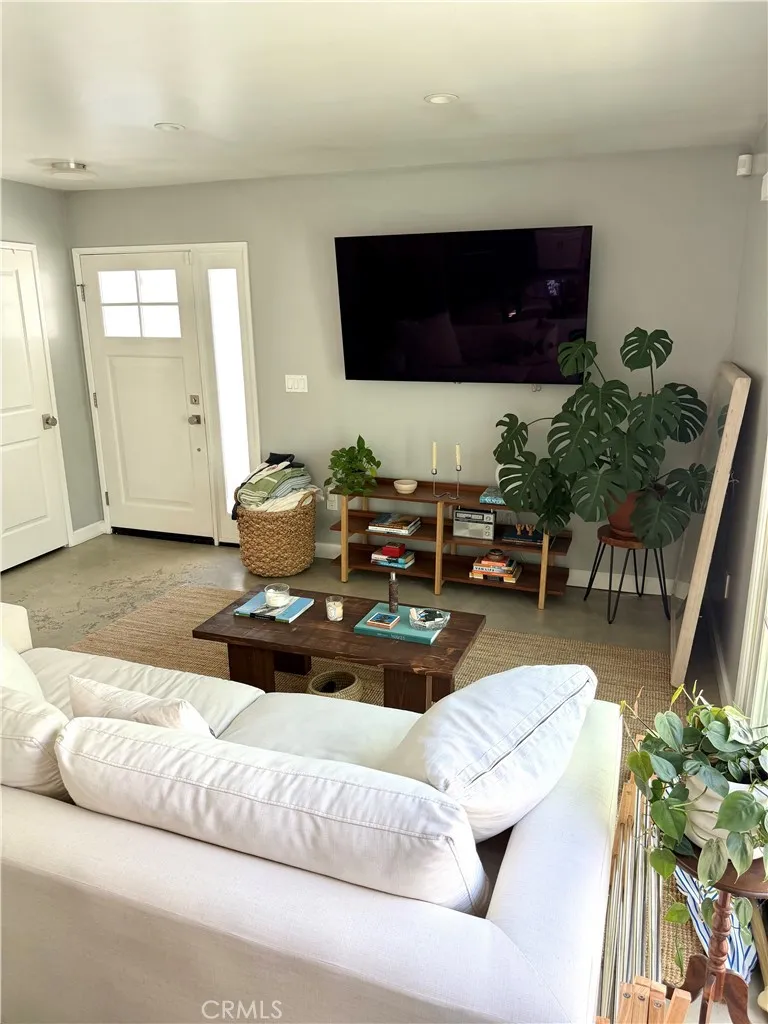 1820 S Wooster Street Los Angeles, CA 90035