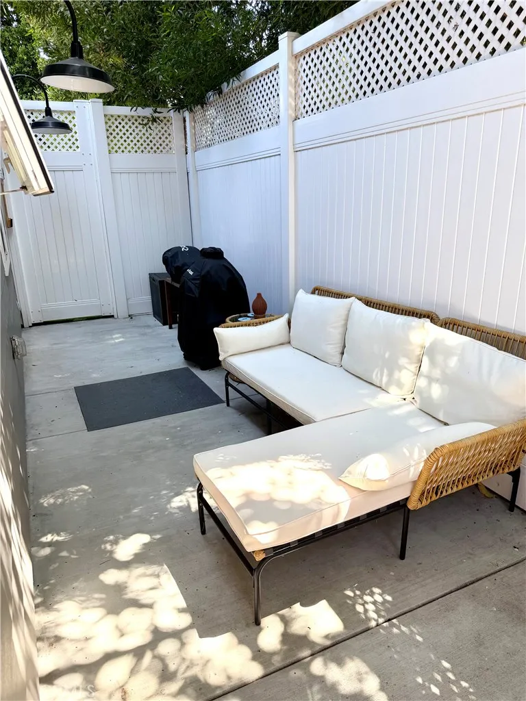 1820 S Wooster Street Los Angeles, CA 90035