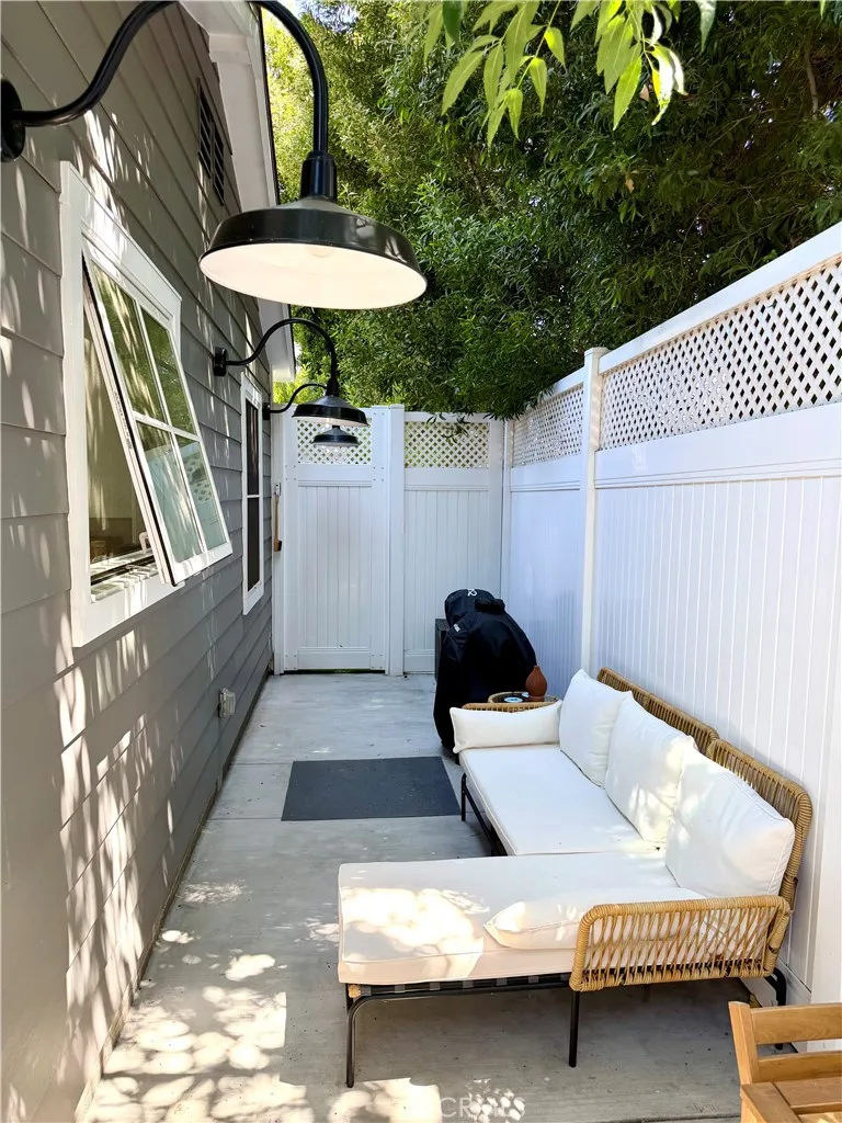 1820 S Wooster Street Los Angeles, CA 90035