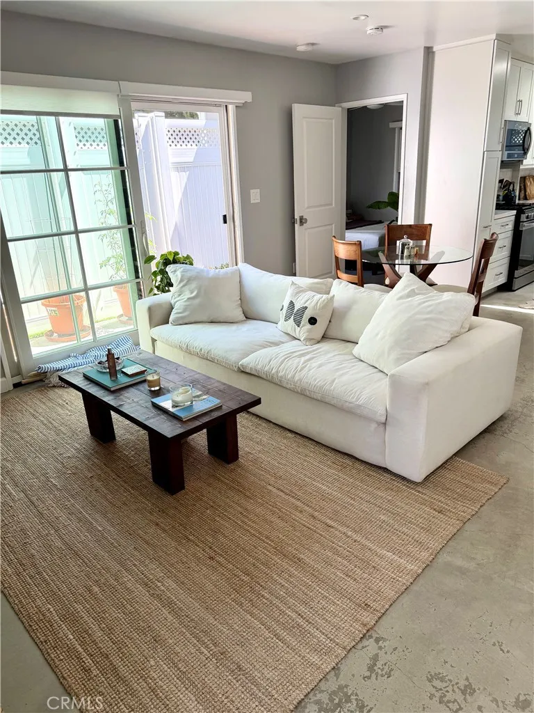 1820 S Wooster Street Los Angeles, CA 90035