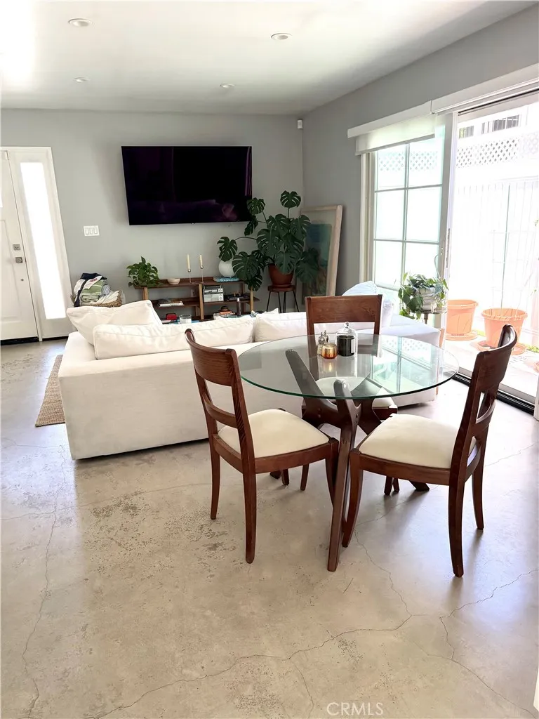 1820 S Wooster Street Los Angeles, CA 90035