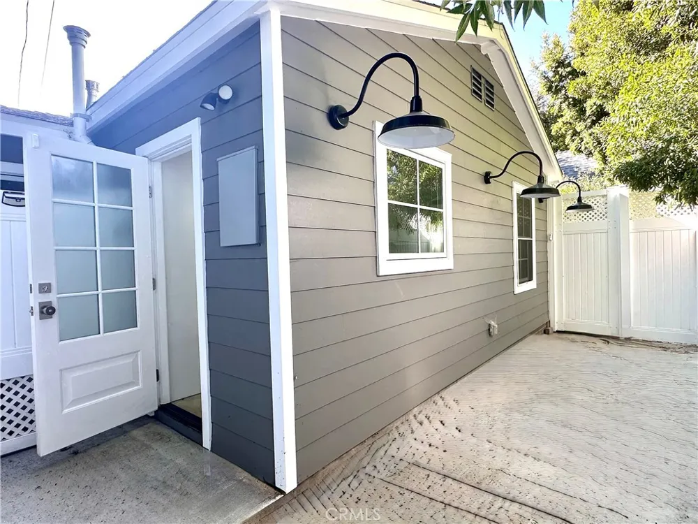 1820 S Wooster Street Los Angeles, CA 90035