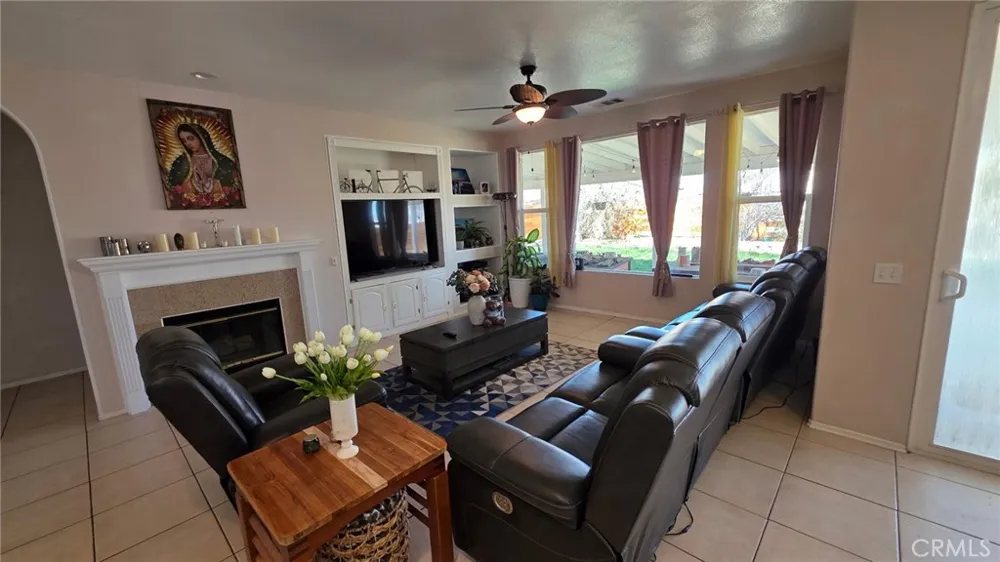 12324 Firefly Victorville, CA 92392