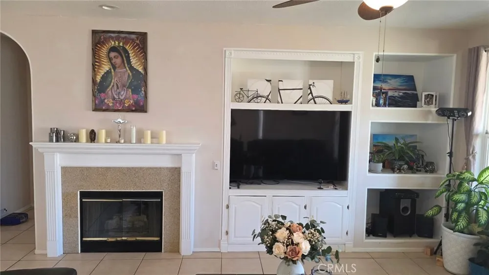 12324 Firefly Victorville, CA 92392