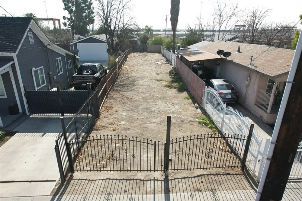 1445 W 5th San Bernardino, CA 92411