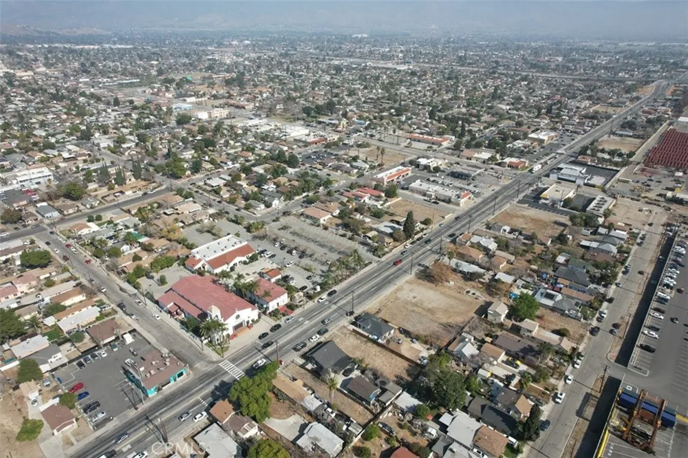 1445 W 5th San Bernardino, CA 92411