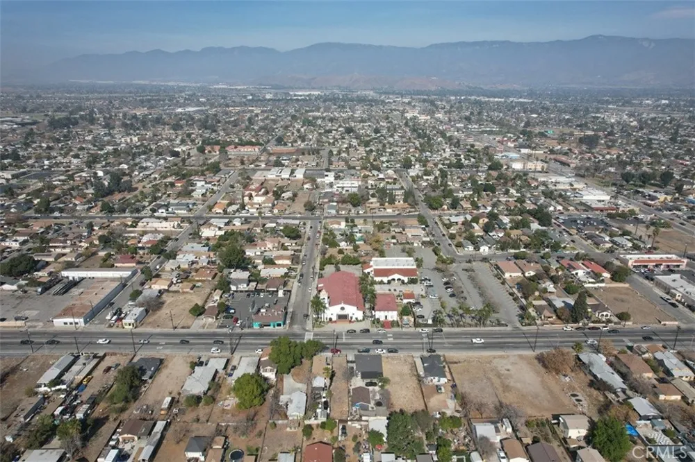 1445 W 5th San Bernardino, CA 92411